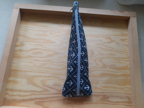 Dreiecksfedertasche