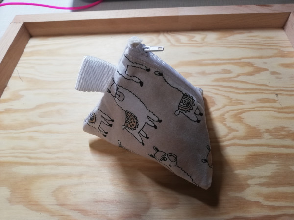 Kleine schöne Dreieckstasche