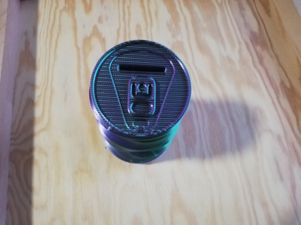 Eine schöne zerknittere Spardose