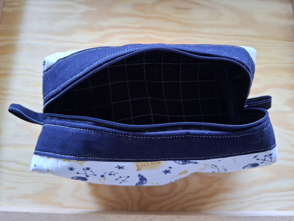 Ein schönes Federtasche