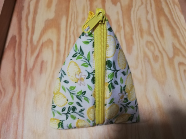 Kleine schöne Dreieckstasche